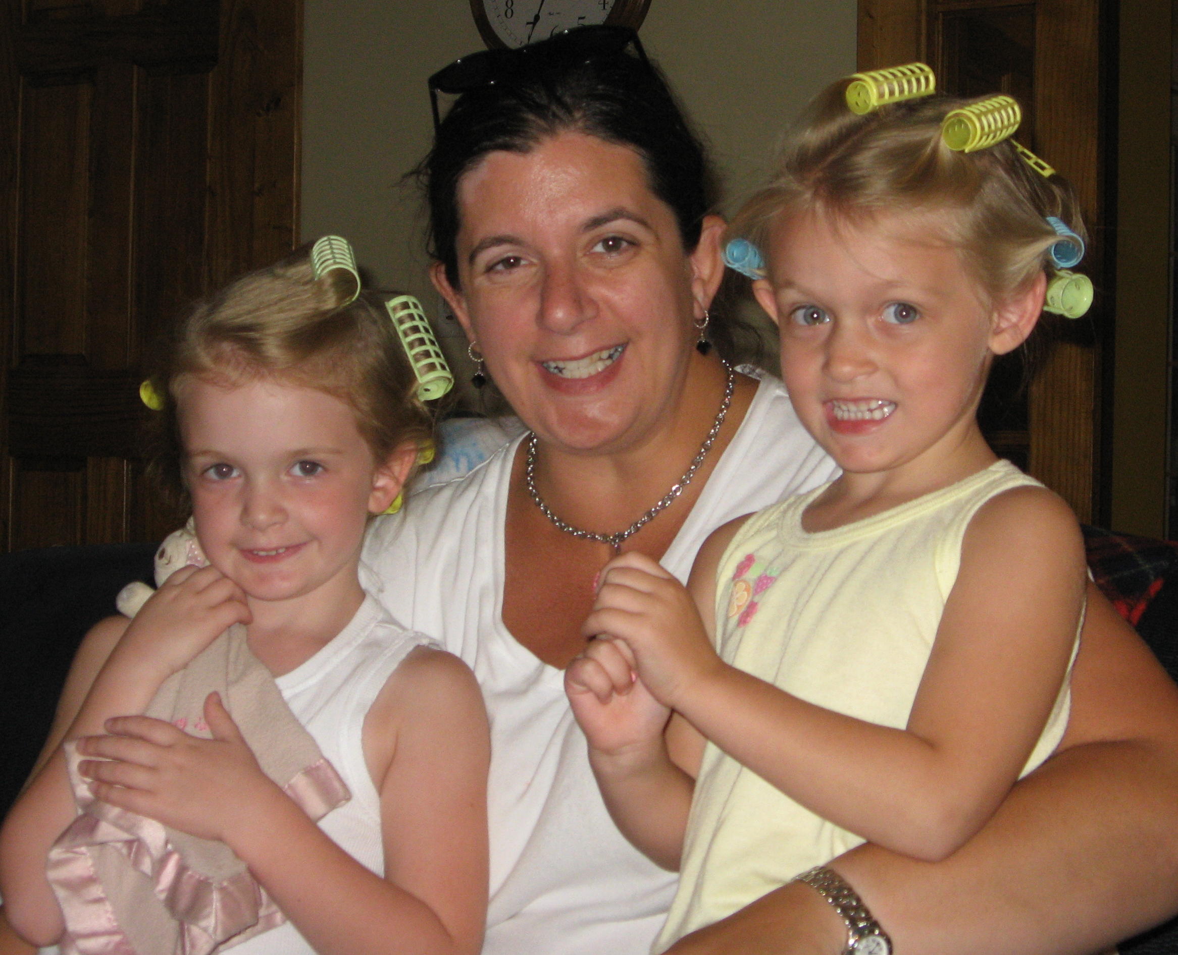 2008_08_16 Bs Bday JnC in curlers.jpg